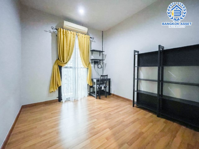 *****ทาวน์เฮ้าส์มือสอง นนทบุรี หมู่บ้าน เปี่ยมสุข ทัสคานี่ ติวานนท์ เนื้อที่ 19.10 ตร.ว. ฟังก์ชัน 3 ห้องนอน 2 ห้องน้ำ 1 ที่จอดรถ ราคาดีที่สุดในย่าน! บนทำเลเชื่อมต่อถนนราชพฤกษ์ ถนนชัยพฤกษ์ ถนนแจ้งวัฒนะ ใกล้รถไฟฟ้าสายสีชมพู "สถานีศูนย์ราชการแจ้งวัฒนะ" จองเลย!